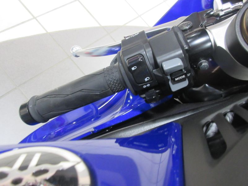 NEW 2026 YAMAHA YZF-R1 Image 16