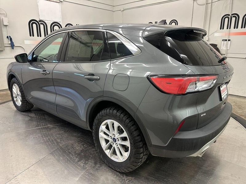 2021 Ford Escape SEImage 12