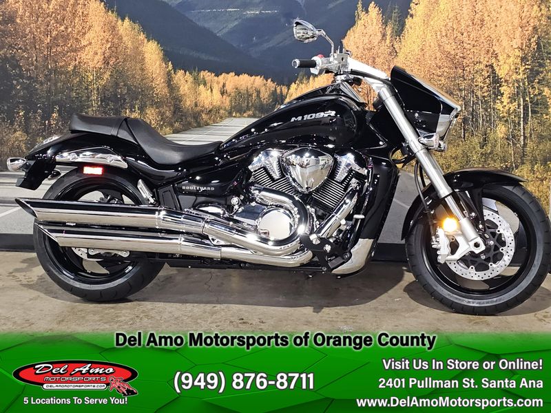 New 2025 Suzuki BOULEVARD M109R Image 1