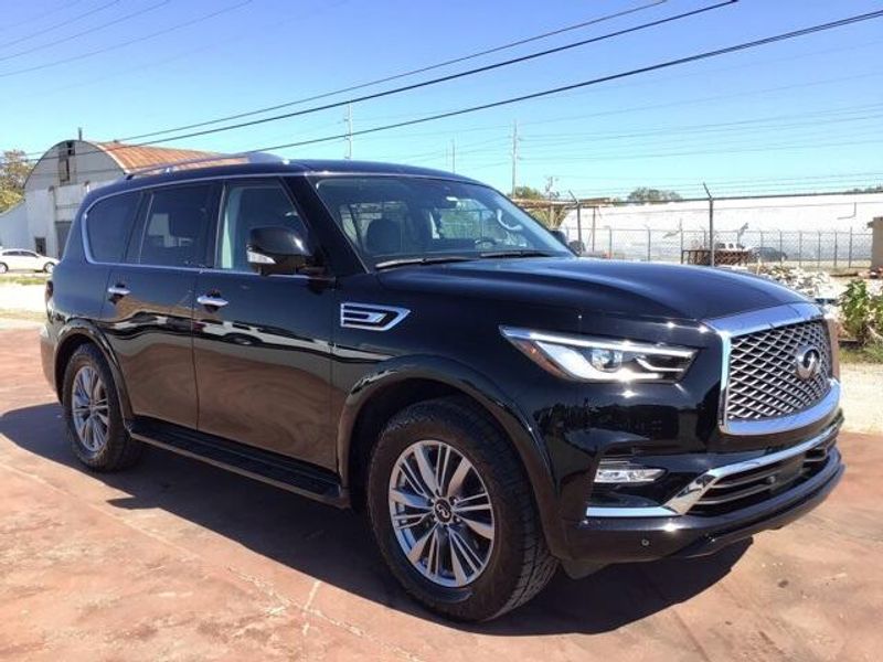 2022 INFINITI QX80 LuxeImage 7