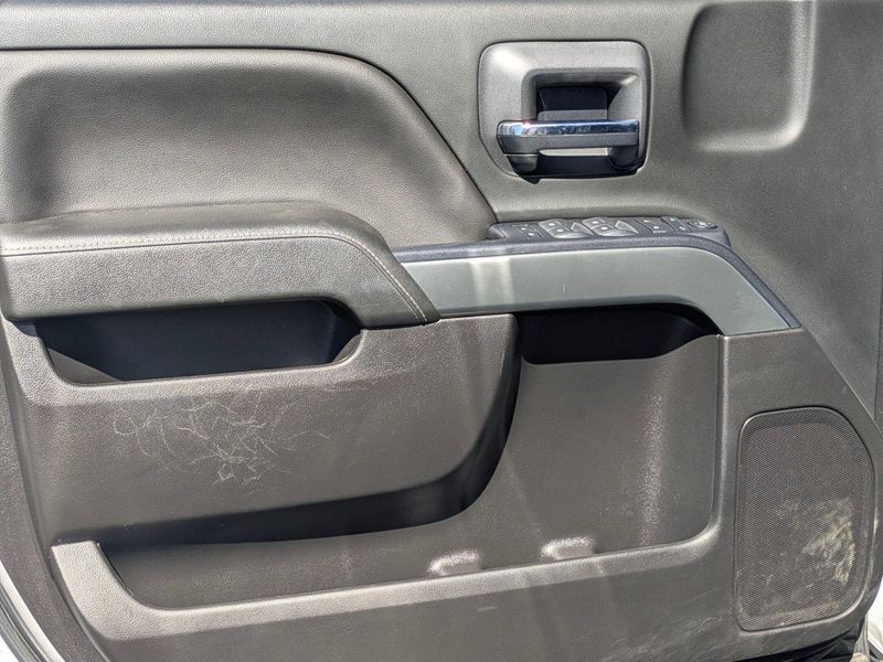 2018 Chevrolet Silverado 1500 LT photo 10