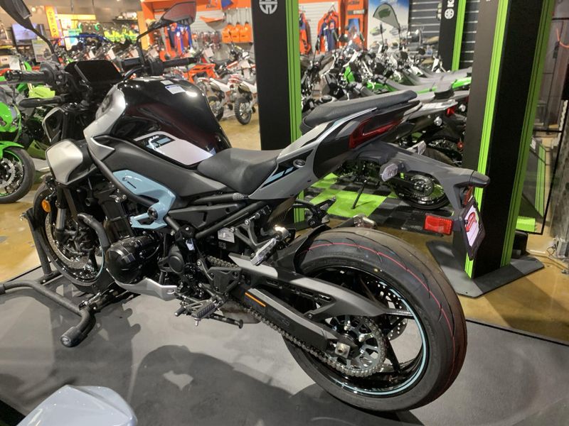 New 2025 Kawasaki Z900 ABS Image 6