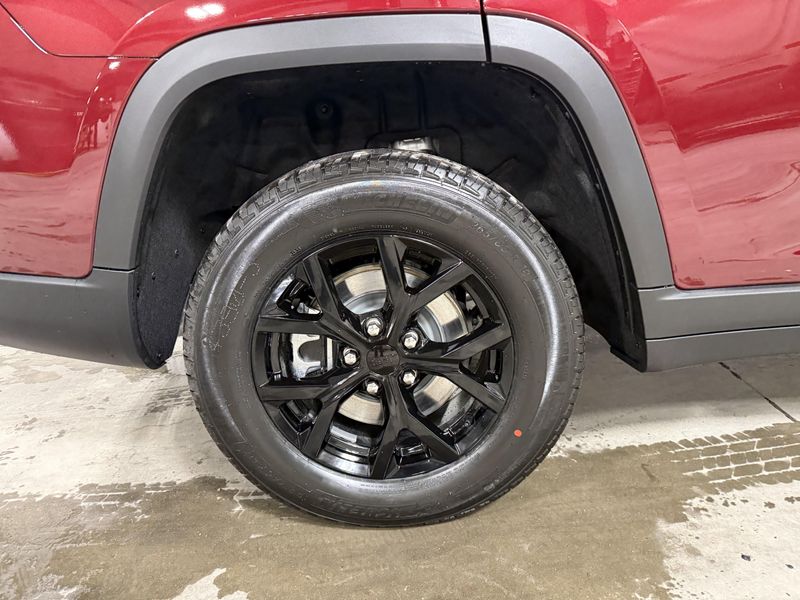 New 2025 Jeep Grand Cherokee L Altitude 4x4Image 9