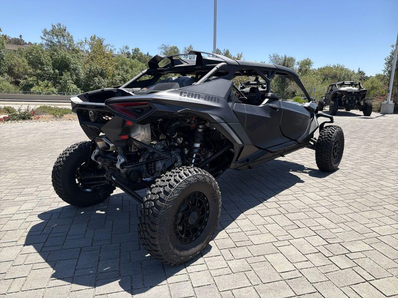 New 2026 Can-Am MAVERICK R MAX X RS 999T DCT Image 17
