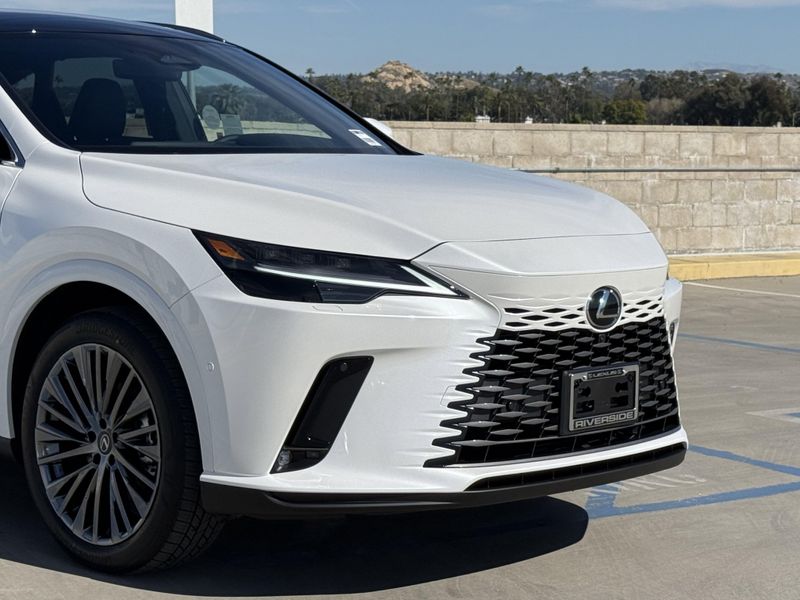 New 2026 Lexus RX 450h+ LuxuryImage 3