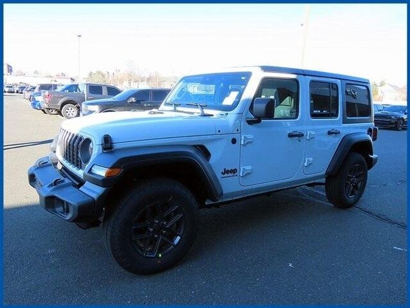 2025 Jeep Wrangler Sport SImage 1