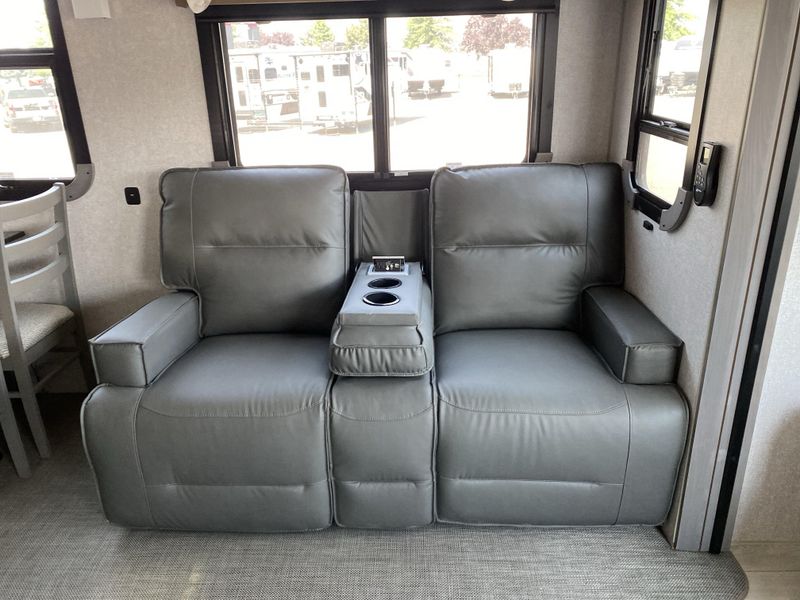 New 2027 NORTHWOOD MFG Arctic Fox NXT 365VSImage 20