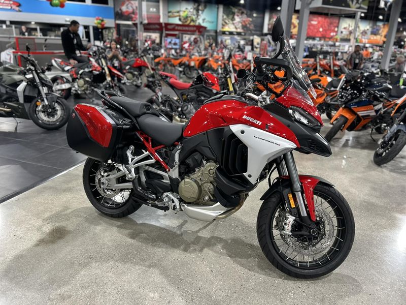 New 2024 Ducati MULTISTRADA V4 S TRAVEL & RADAR SPOKED WHEELS - DEMO Image 1
