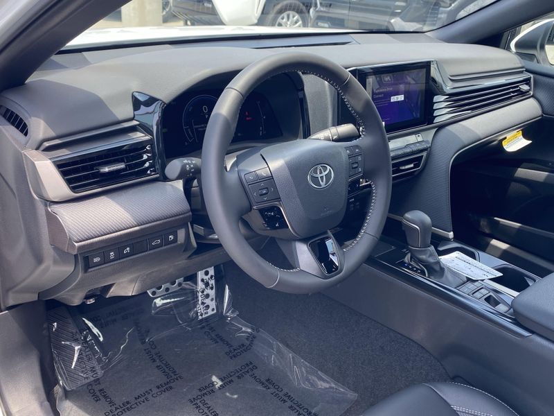 New 2025 Toyota Camry SEImage 13