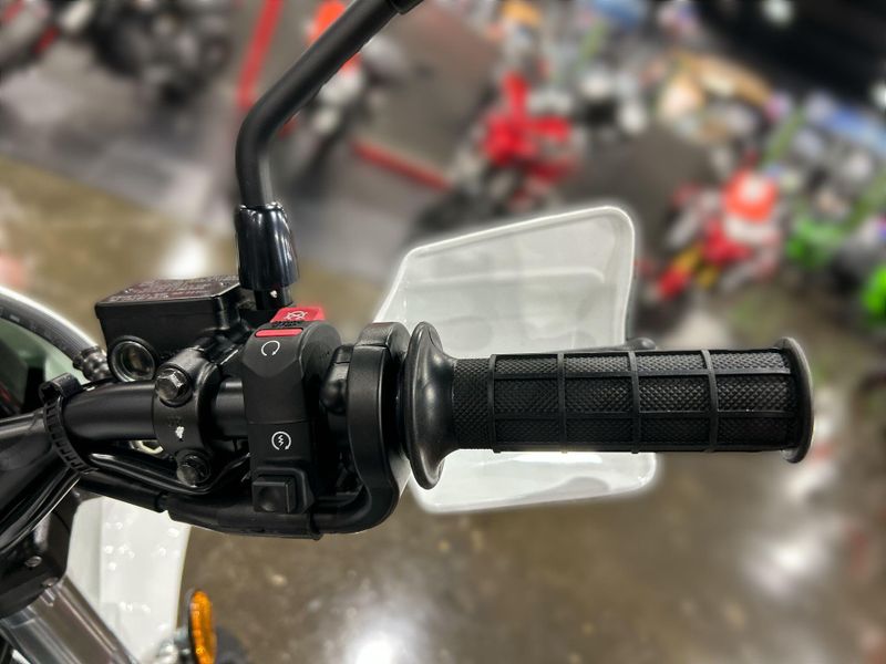 2025 Honda XR650L Image 22