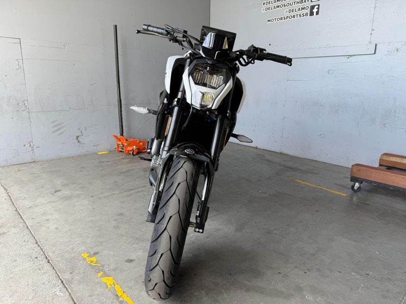 New 2025 CFMOTO 300NK Image 5