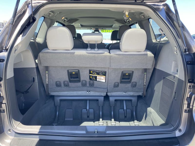 Used 2020 Toyota Sienna XLEImage 14