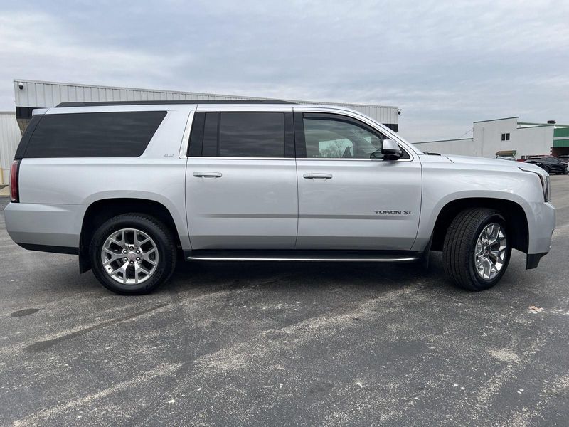 2017 Gmc Yukon XL SLT photo 3