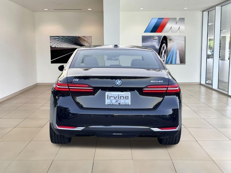 2025 BMW i5 xDrive40Image 7