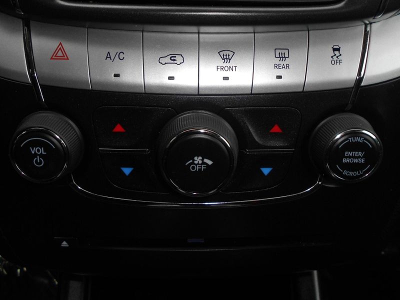 2020 Dodge Journey SEImage 15