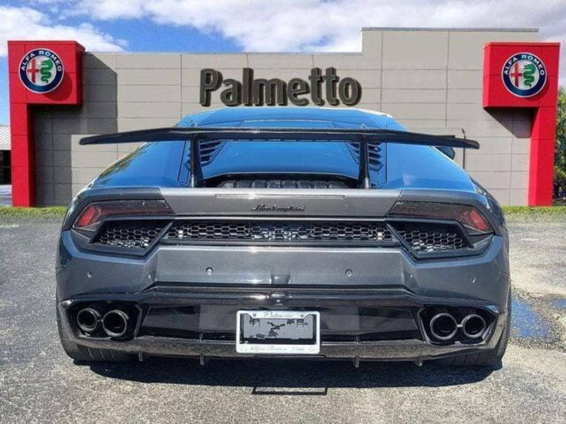 2016 Lamborghini Huracan LP 580-2 RWD photo 4