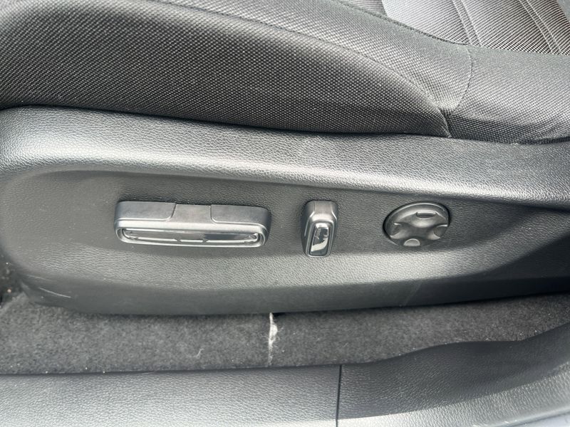 Used 2020 Honda CR-V EXImage 10
