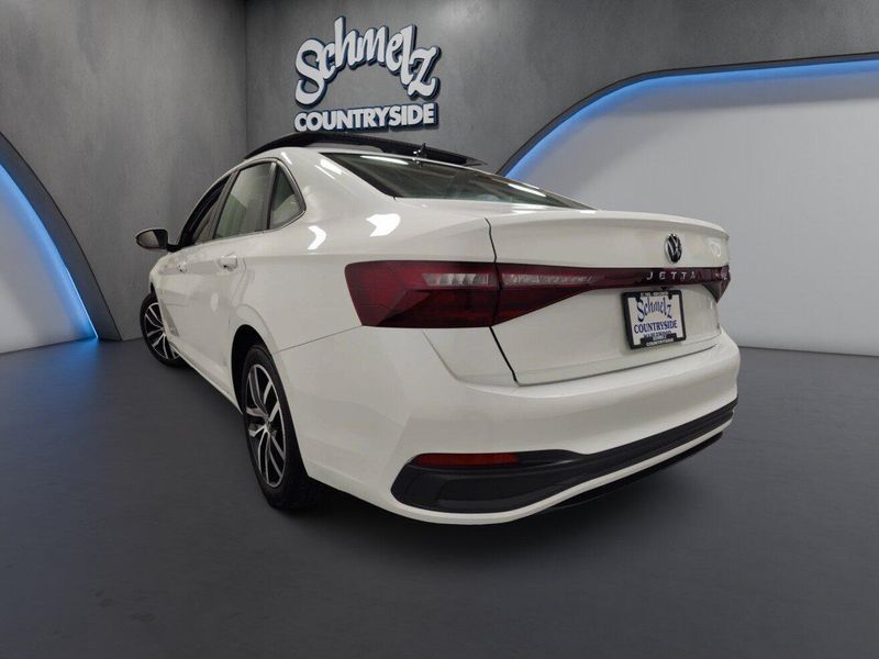 Used 2026 Volkswagen Jetta SE w/SunroofImage 9