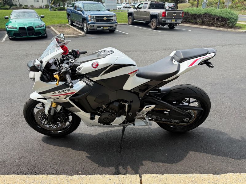 2025 Honda CBR1000RR ABSImage 2