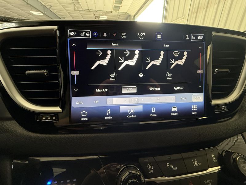 Used 2026 Chrysler Pacifica SelectImage 26