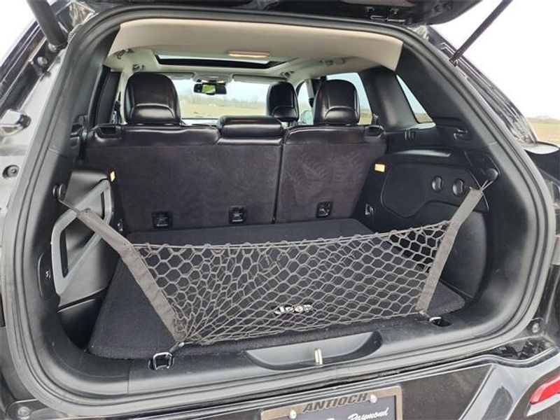 2016 Jeep Cherokee OverlandImage 27