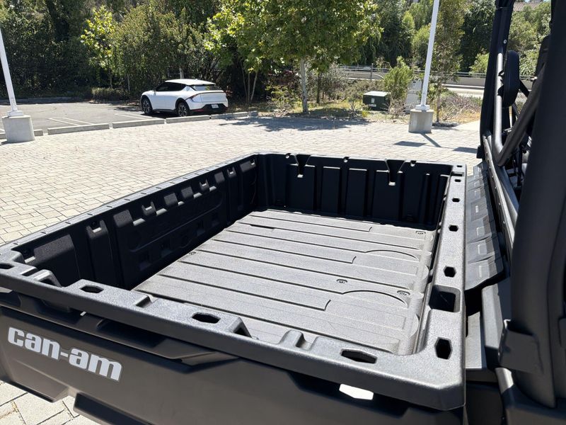 New 2026 Can-Am DEFENDER DPS HD9 Image 22