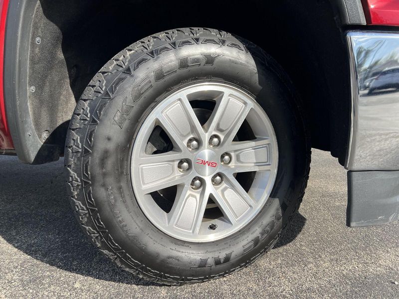 2019 Gmc Sierra 1500 Limited SLE photo 2