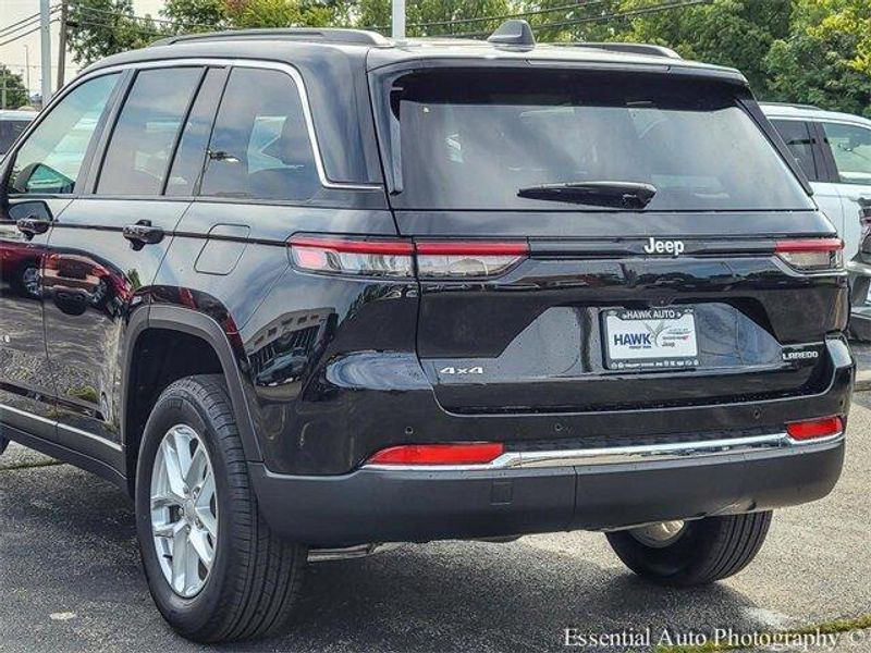 2024 Jeep Grand Cherokee Laredo X photo 2