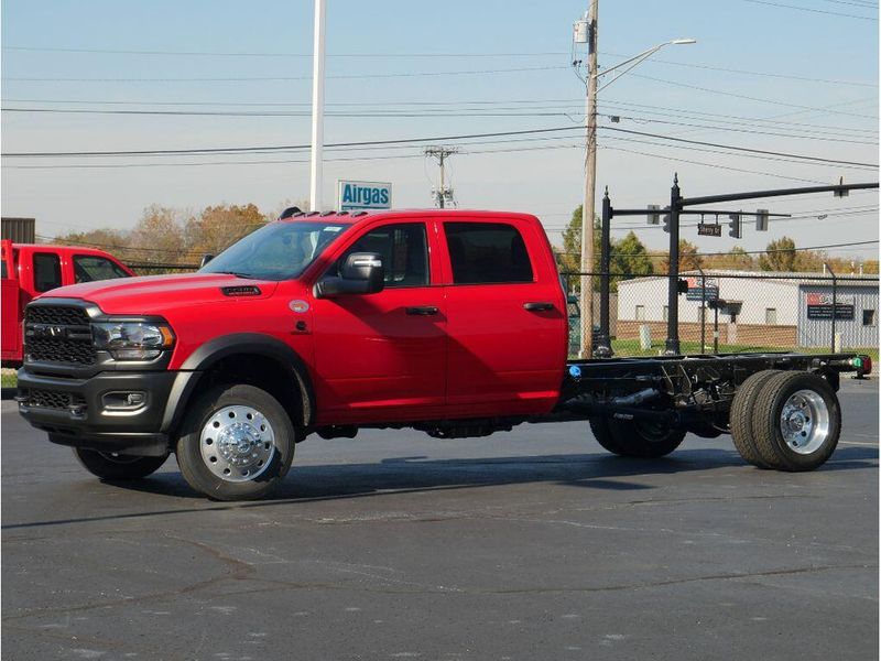 2024 RAM 5500 Tradesman Chassis Crew Cab 4x4 84