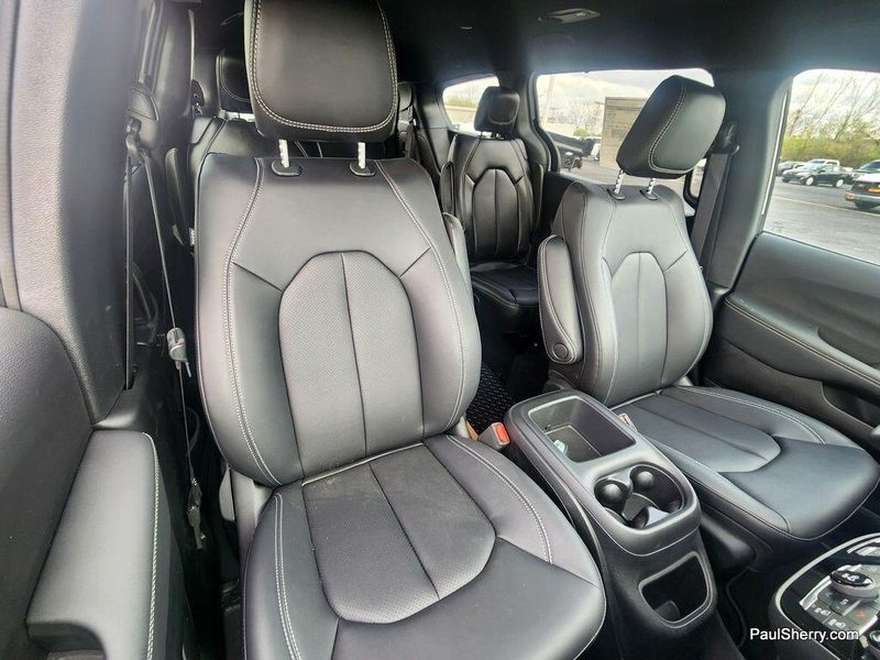 2025 Chrysler Voyager LXImage 44