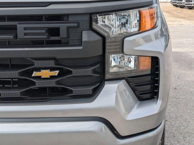 2024 Chevrolet Silverado 1500 CustomImage 9