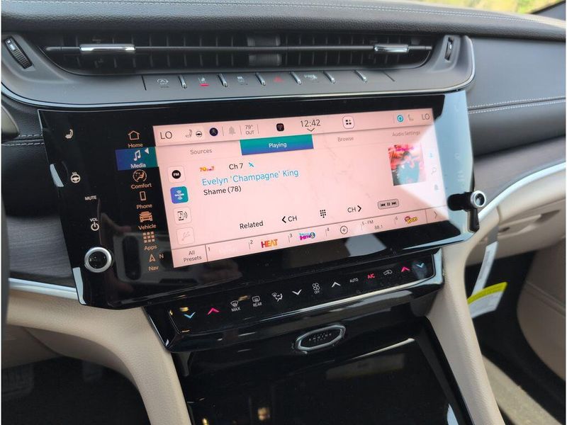 New 2026 Jeep Grand Cherokee Limited 4x4Image 13