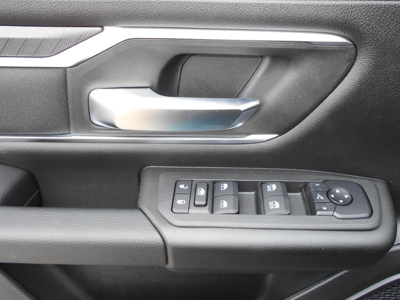 2025 RAM 1500 Big Horn Crew Cab 4x4 5