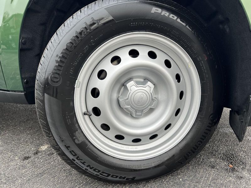 2025 Ford Maverick XL photo 2