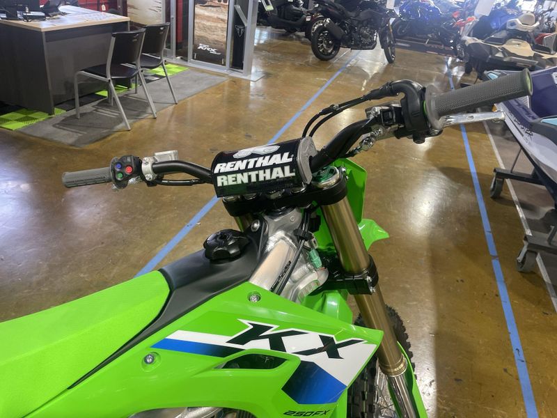 New 2027 Kawasaki KX250FX Image 16