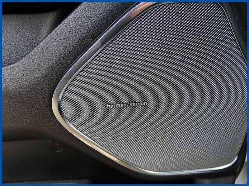 2025 RAM 1500 LaramieImage 14