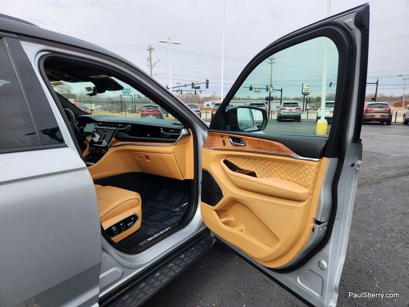 New 2025 Jeep Grand Cherokee L Summit Reserve 4x4Image 45