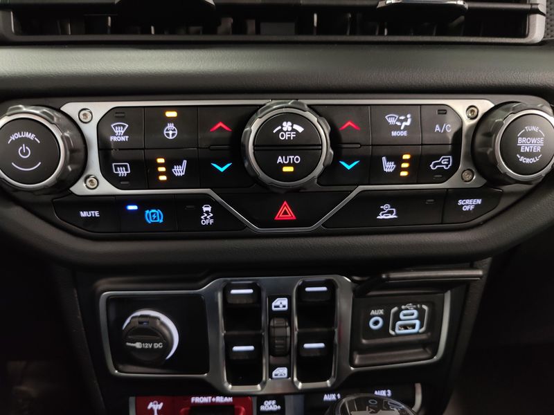 Used 2024 Jeep Wrangler 4xE Rubicon Hardtop w/NavImage 24