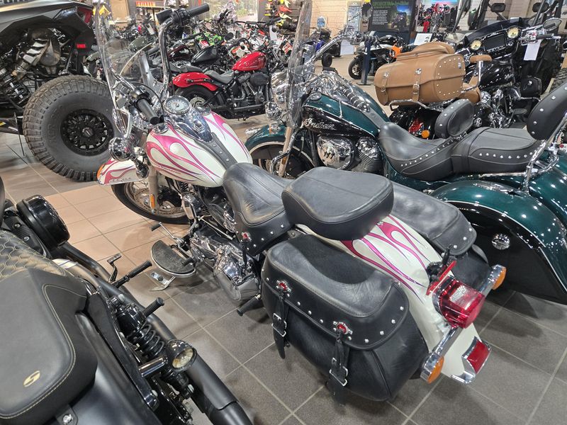 USED 2017 HARLEY SOFTAIL HERITAGE CLASSIC Image 4