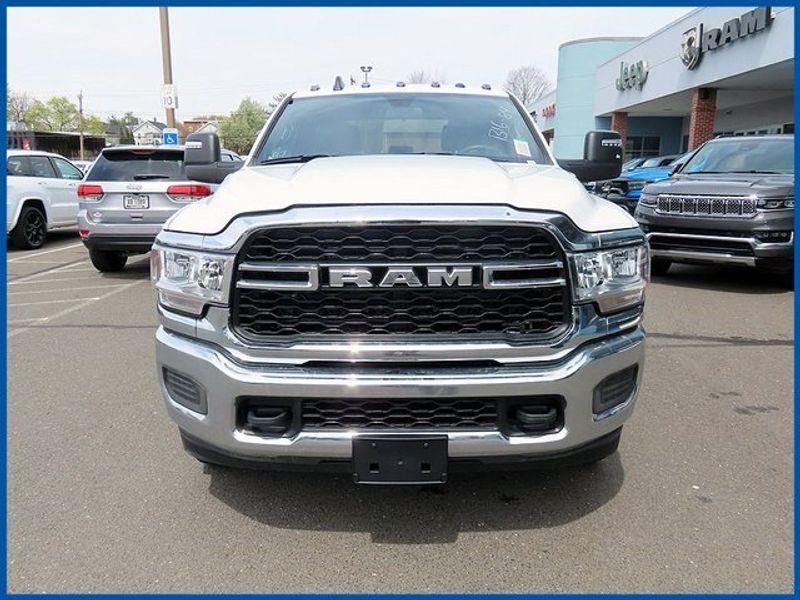 2024 RAM 3500 TradesmanImage 3