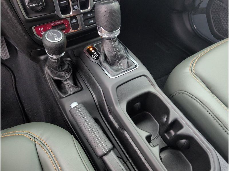 New 2025 Jeep Gladiator Mojave 4x4Image 21