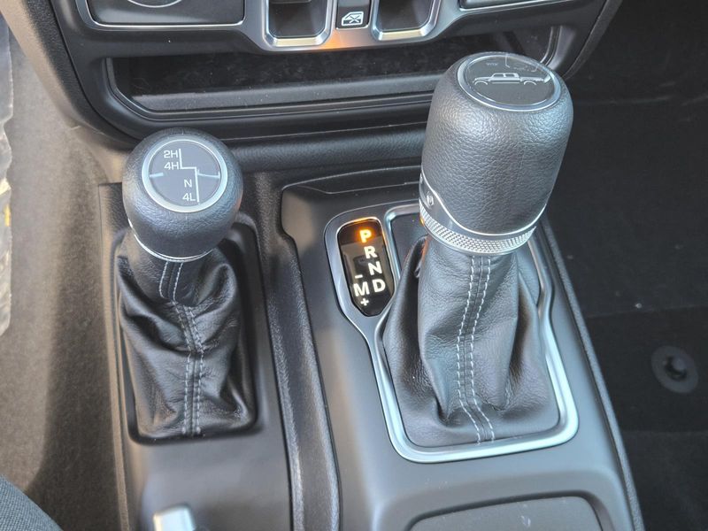 New 2026 Jeep Gladiator Sport S 4x4