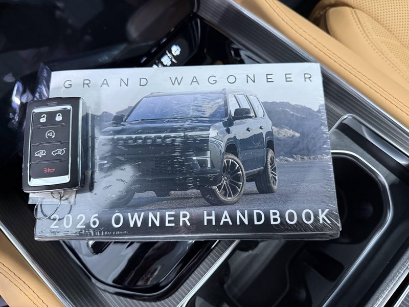 2026 Jeep Grand Wagoneer Summit Reserve 4x4Image 24