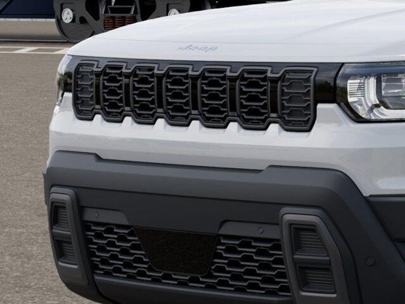 New 2026 Jeep Cherokee Laredo 4x4Image 11
