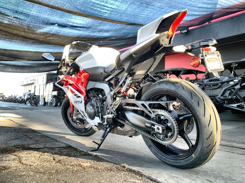 New 2025 Yamaha YZF-R9 Image 26