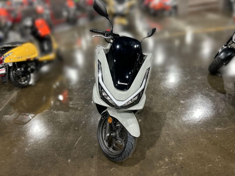 2025 Honda PCX Image 18