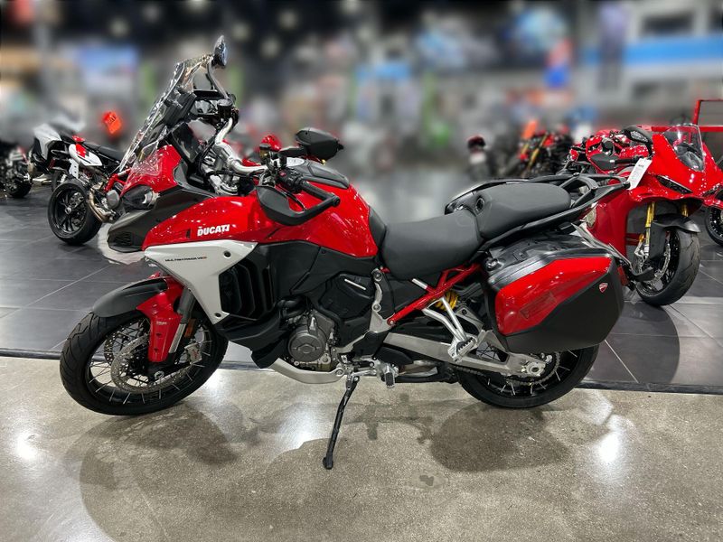 New 2024 Ducati MULTISTRADA V4 S TRAVEL & RADAR SPOKED WHEELS - DEMO Image 11