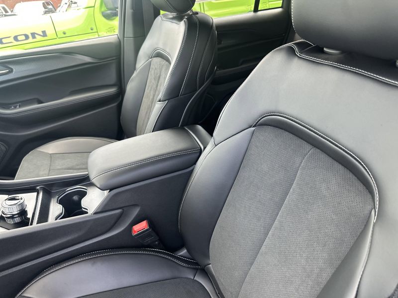 2025 Jeep Grand Cherokee Altitude X 4x4Image 22