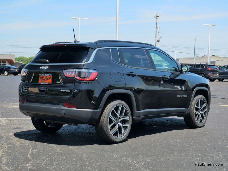 New 2025 Jeep Compass Limited 4x4Image 12