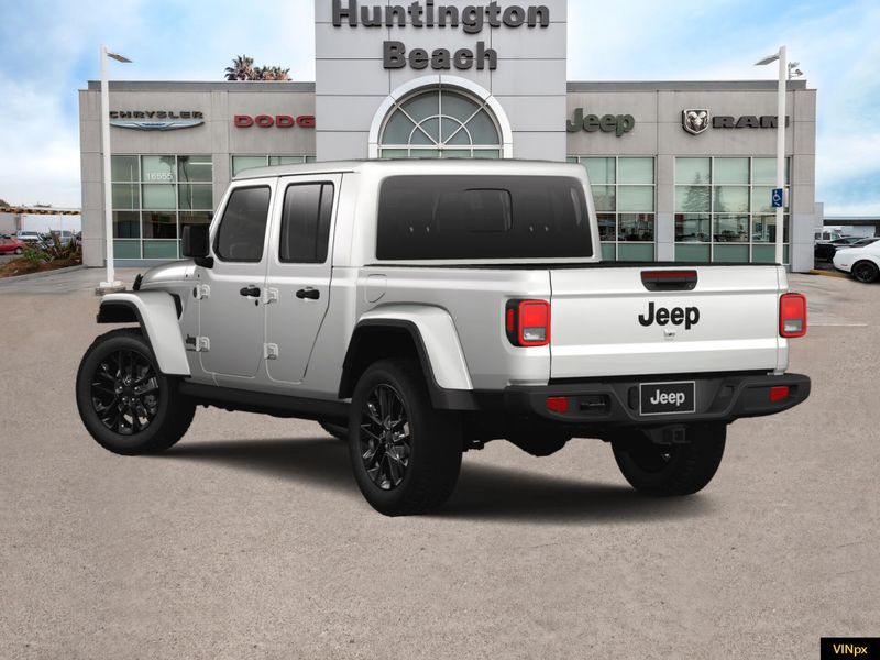 2025 Jeep Gladiator Nighthawk 4x4Image 5